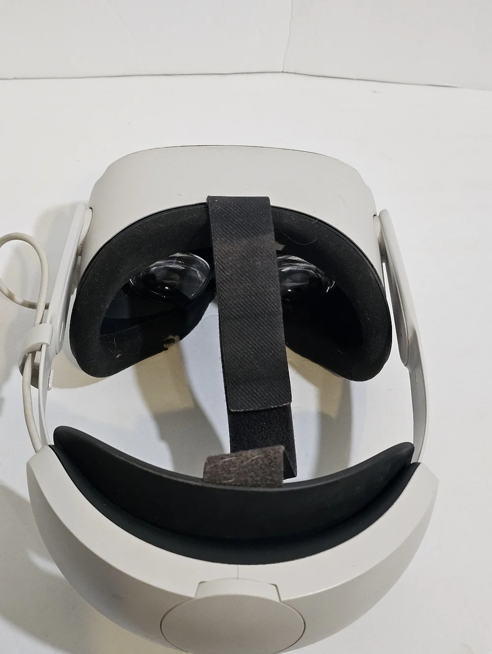Oculus Meta Quest 2 VR Headset ONLY